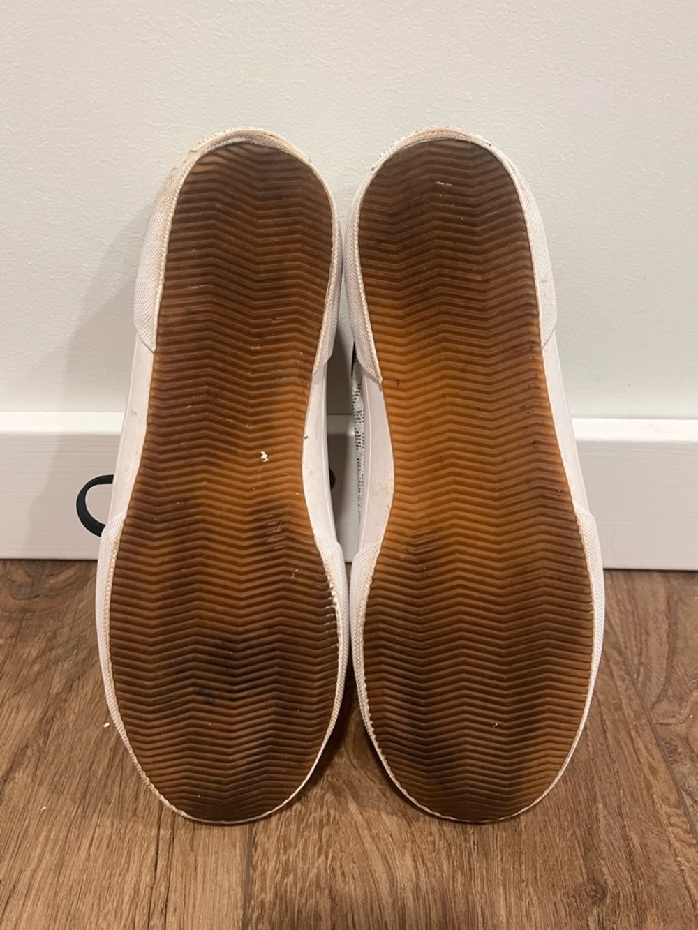 Michael Kors Boerum Sneaker in White/Navy - Picture 11 of 12
